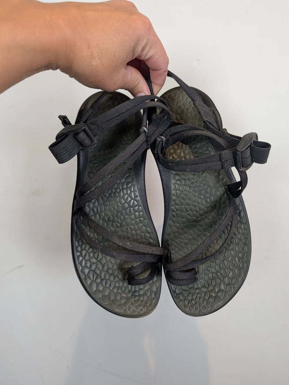 Chaco Black Strappy Outdoor Sandal, Size 8